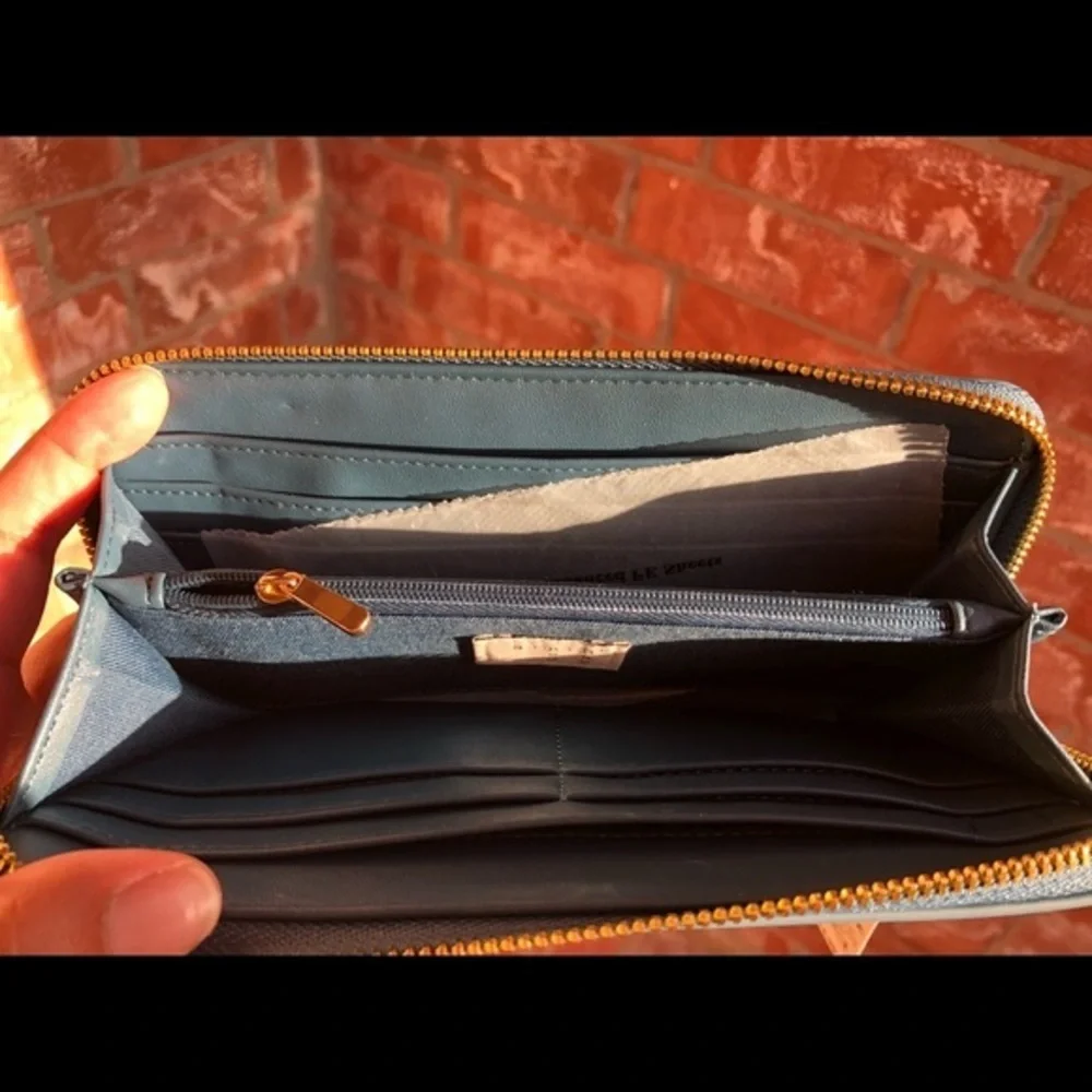 Beautiful wallet in blue color multi leaf print